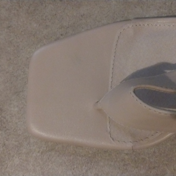 Olivia Ferragamo Between Toe Nude Heels Size 7 1/2 - Picture 5 of 9